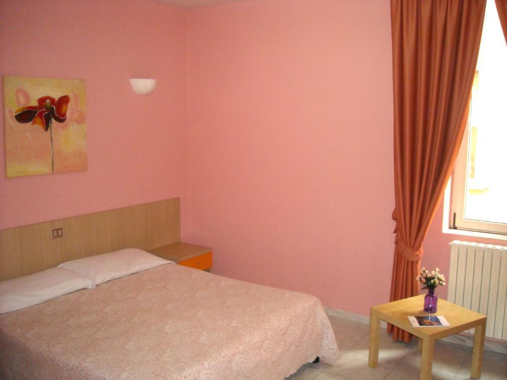كازيرتا Hotel New Baby الغرفة الصورة