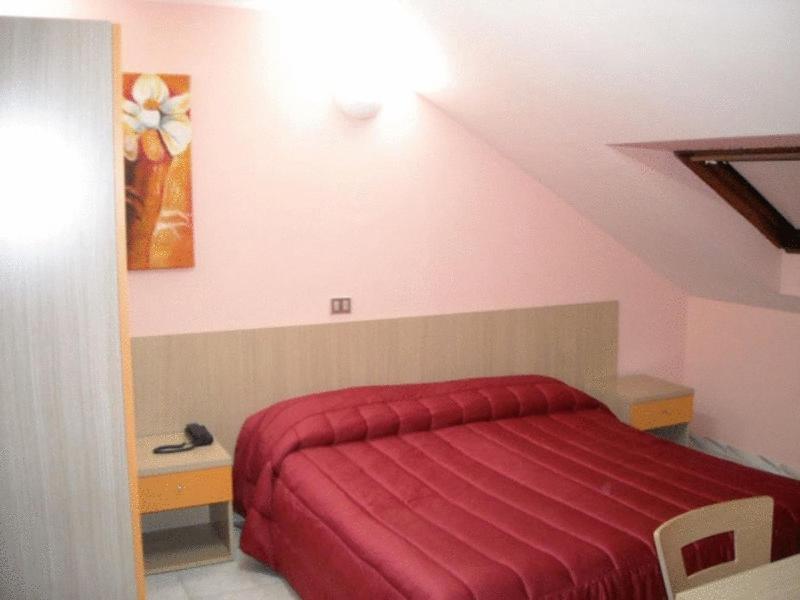 كازيرتا Hotel New Baby المظهر الخارجي الصورة